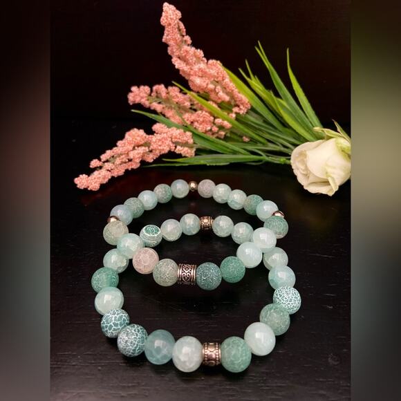 ALL THINGS BEAUTIFUL: Aqua Green Agate Crackle Bead Bracelet Set sz OS (NWOT) - Picture 1 of 7
